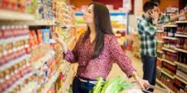 What brands do male and female consumers trust the most?