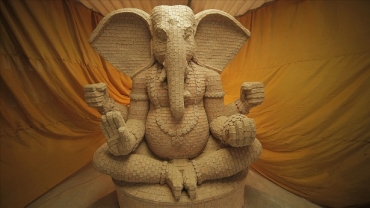 Digital L&K Saatchi & Saatchi creates #BiscuitGanesha for Parle Products