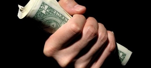 Power Shapes Who and What Consumers Value 2 Power Shapes Who and What Consumers Value