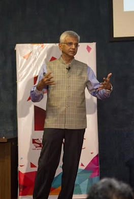 Consumer culture and the spectacular world of advertising