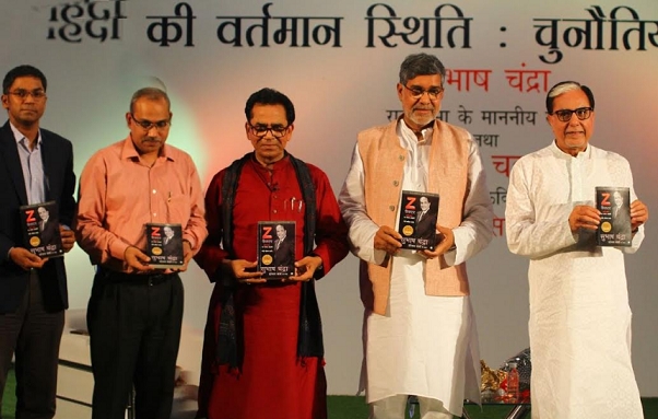 Dr. Subhash Chandra pays tribute to India’s official language, Hindi on the occasion of Hindi Diwas