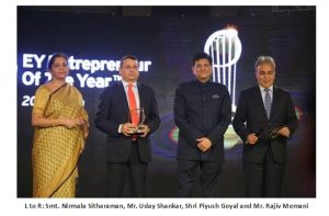 Uday Shankar bags Entrepreneurial CEO category award at the EY Entrepreneur of the Year 2016