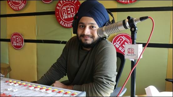 93.5 Red FM’s RJ Karam replaces RJ Abhilash on the ‘Kaanphaad’ show