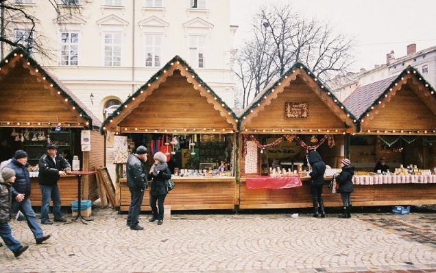 OpenX 2018 Holiday Survey Finds Strong Consumer Confidence in U.S. 2 OpenX 2018 Holiday Survey Finds Strong Consumer Confidence in U.S.