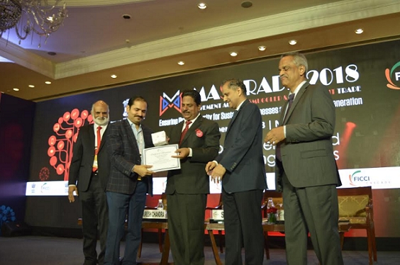 The CEO of gullybaba publication house was honoured with #BeAcascader Award in FICCI CASCADE's Annual Event 'MASCRADE 2018' 2 The CEO of gullybaba publication house was honoured with #BeAcascader Award in FICCI CASCADE's Annual Event 'MASCRADE 2018'