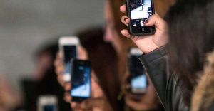 40% smartphone users upgrade their devices within a year