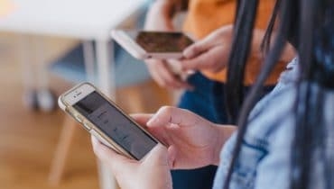 Consumers will spend 800 hours using mobile internet devices this year 2 Consumers will spend 800 hours using mobile internet devices this year