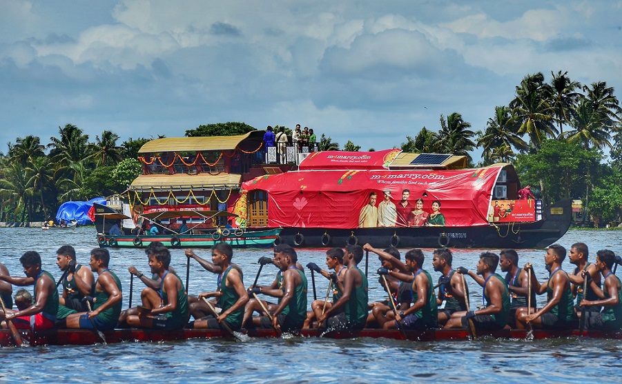 M4marry wedding boat steals the show at Nehru Trophy Boat Race