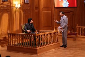 When Manoj Bajpayee ran behind Tigmanshu Dhulia carrying a brick | Aap Ki Adalat