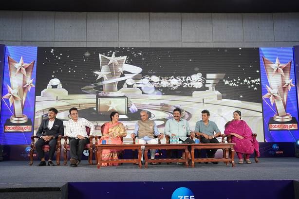 Zee Kannada News felicitates Changemakers with Real Stars Awards 2025